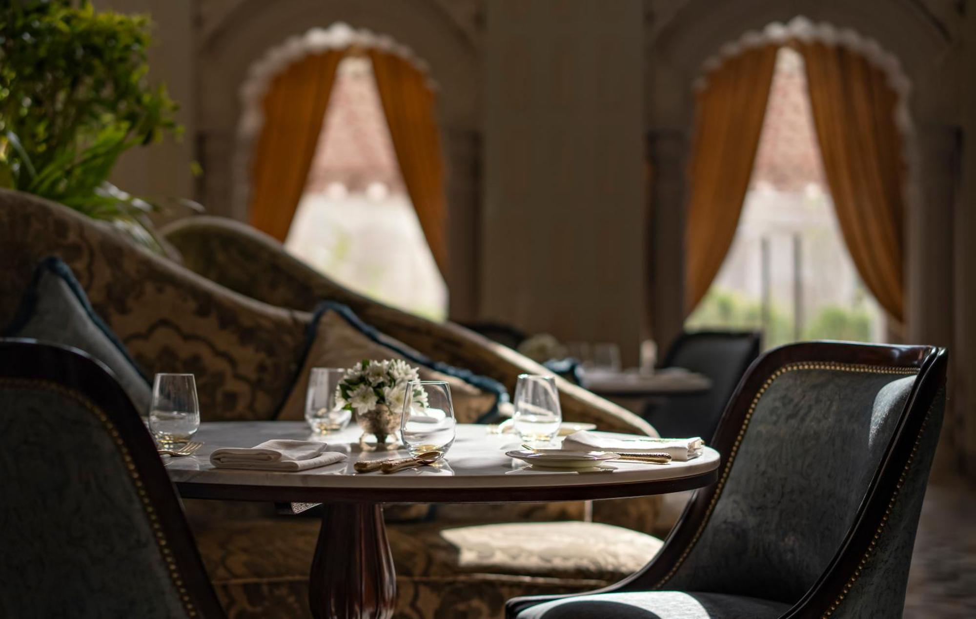 Raffles Jaipur Hotell Exteriör bild